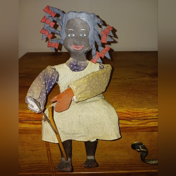 Really cute primitive sitting girl - Picture 1 of 4